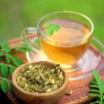 Tee Zubereitung aus der exklusiven Moringa Baum Patenschaft